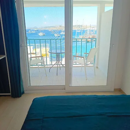 Mia Hill Hotel 3*