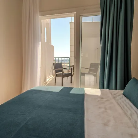 Mia Hill Hotel 3*