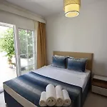 Mia Hill Hotel 3*