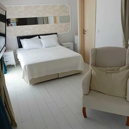 Отель Mia Hill *