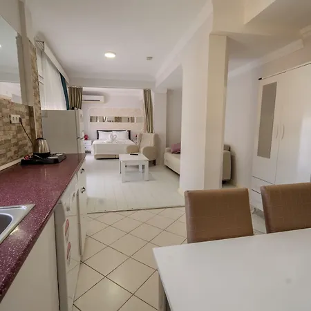 Mia Hill Бодрум