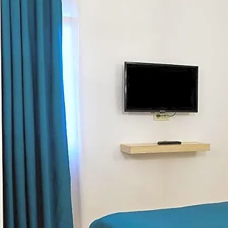 Mia Hill Hotel