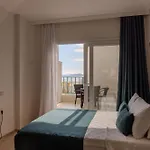 Mia Hill Hotel